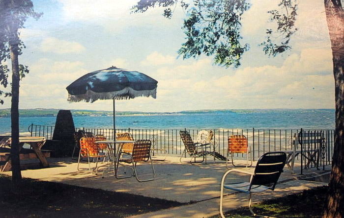 Island View Cottages (Bay Bank Motel) - Vintage Postcard (newer photo)